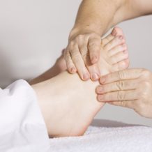 Reflexologie plantaire : bien plus qu’un massage des pieds !